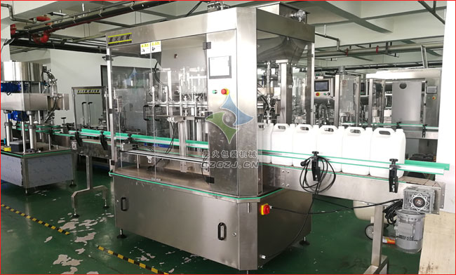 全自動柴油尾氣凈化液灌裝機